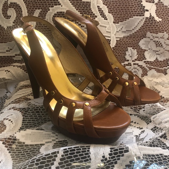 Micheal Kors size 9 Brown Leather Heels - Picture 3 of 4
